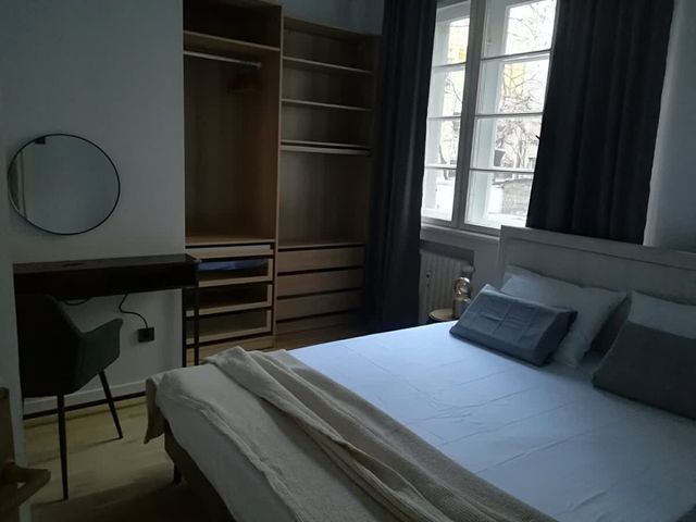 Urban Comfort: Central 1BDR near