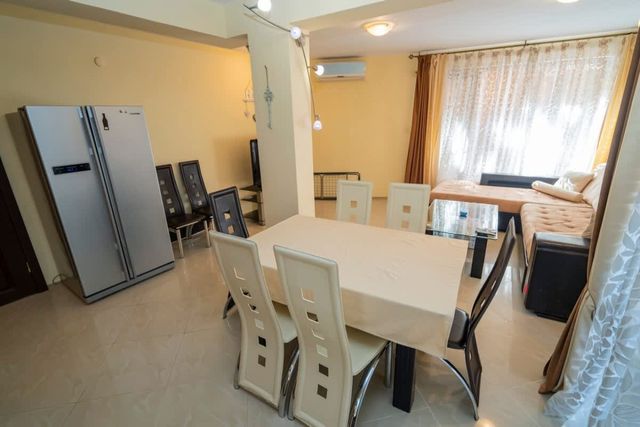 The Family Courtyard - Very LARGE 2BD Apartment