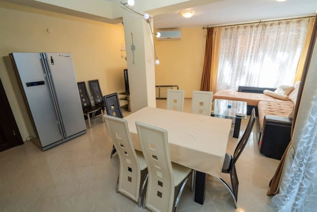 The Family Courtyard - Very LARGE 2BD Apartment