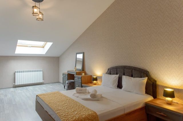 Luxury 2-bedroom apartment by Studenets Center