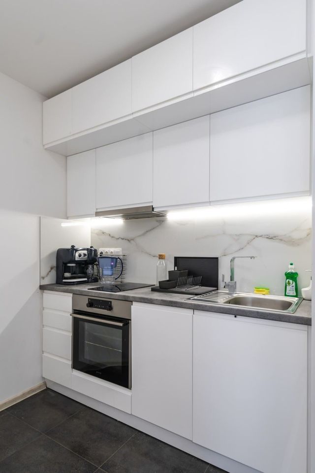 Cozy and Functional Business One-Bedroom Apartment - Photo 4