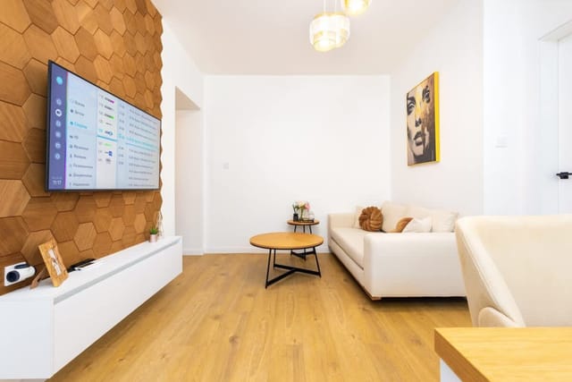 Happy People Plovdiv 1-BD Apartment - White