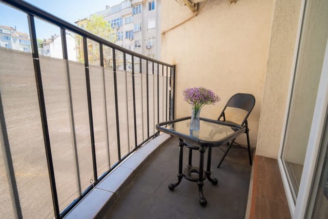 Spacious 2BD Apart. Walk to City Centre