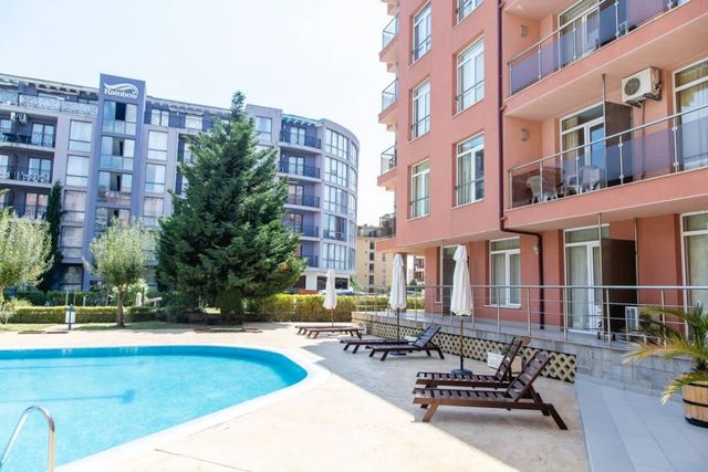 Compact studio with indoor pool near Cacao Beach