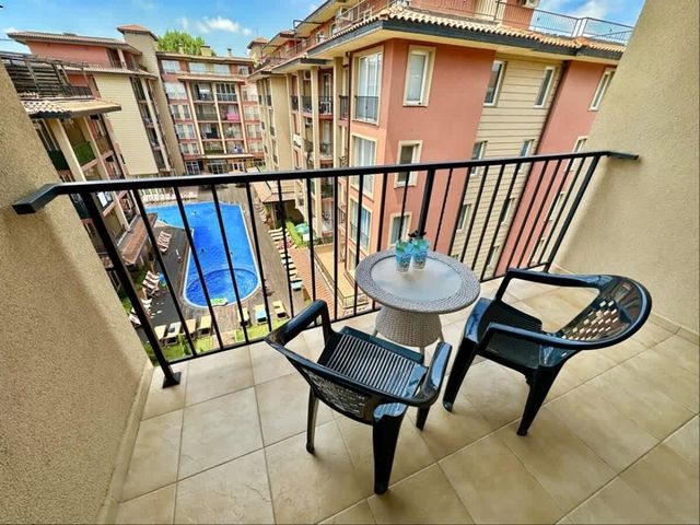 Cozy pool view studio  Sunny View Central