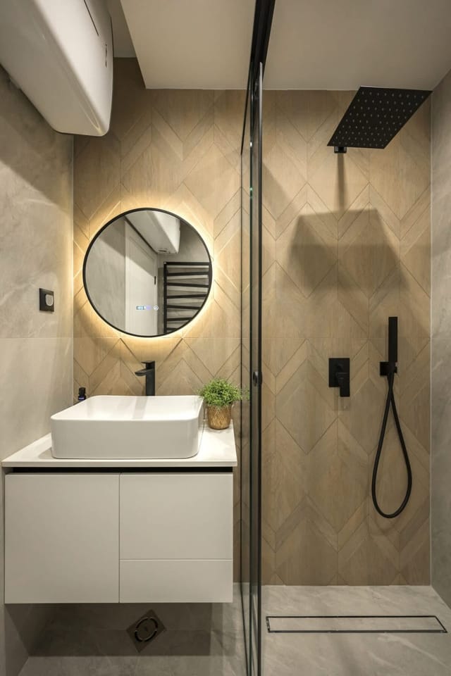 Modern Apartment in Top Center | Steps from Beach