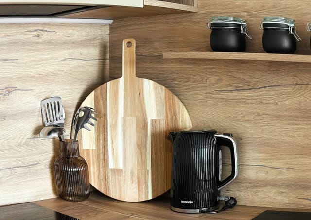 Modern & Quiet 1BR Near Center + Private Parking