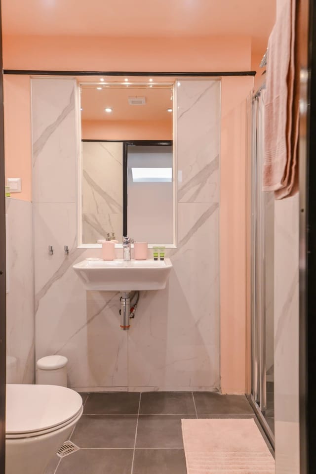 ROS? one bedroom designer apartment in city centre