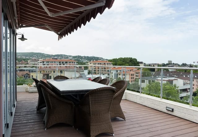 Under the Stars - Lux. Penthouse w/ POOL + Terrace