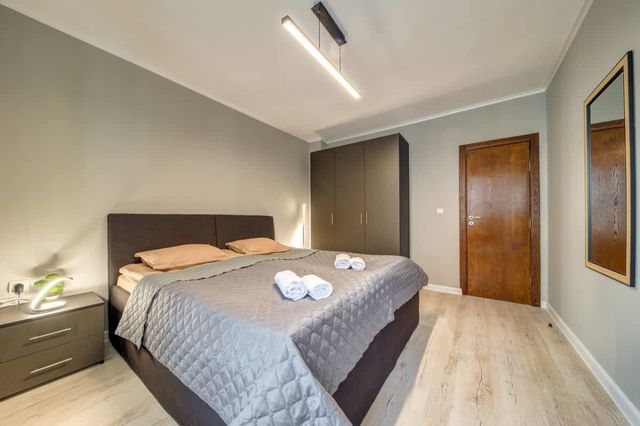 Dream View 1BD | Quick Slope Access