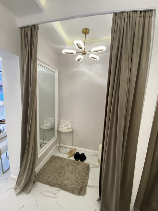 Elegant Fashion Boutique - Photo 4