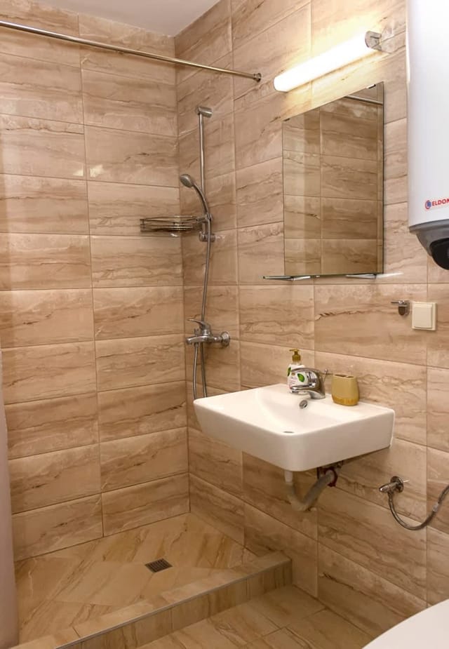 Cozy 1BD Flat in Golden Sands with All You Need