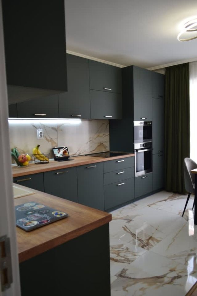 City Center Charm: 2BR Apartment