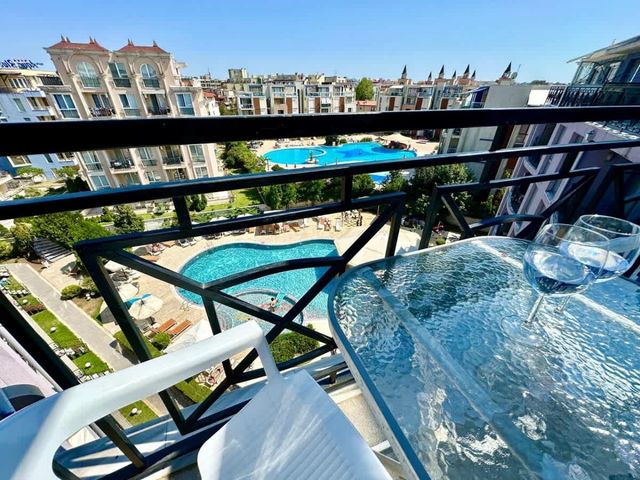 Cozy  pool view apartment on complex Rainbow 3