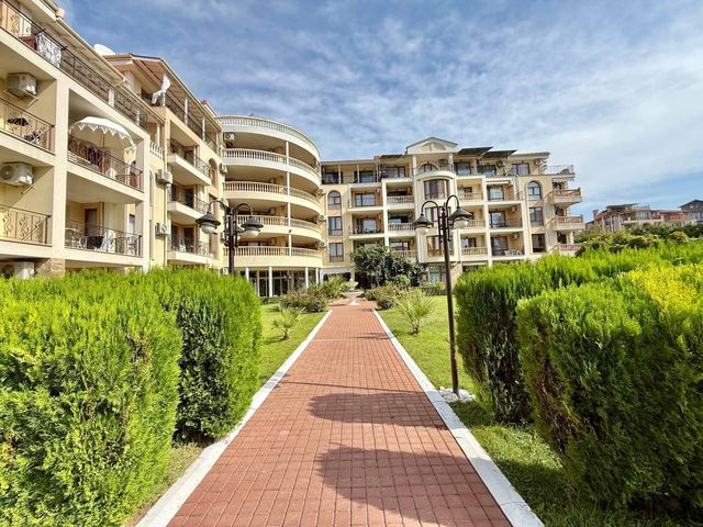 Cozy 1-Bedroom Apartment in Royal Bay