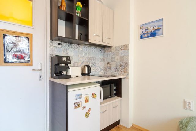 The Top Spot - Cute Little Studio in the Center