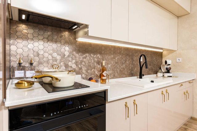 Sunny Modern 1BR Retreat with Cozy Balcony