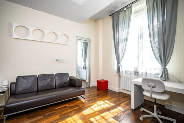 1BD Apartment - Perfect Central Location - Photo 4