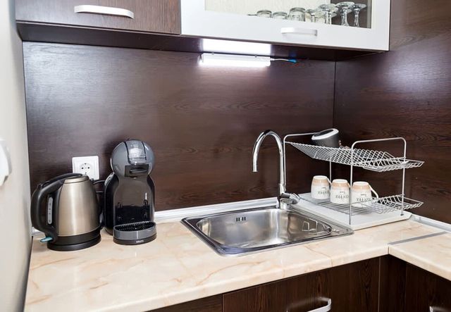 Seaside Bliss: Elegant 1BD with Stunning View