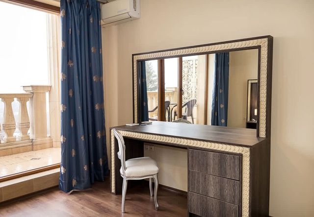 Elegant Apartment with Balcony in Argisht Palace