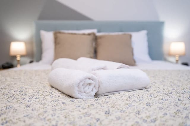 City Center Perfect: 1BR Apartment