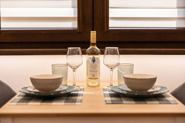 Luxury Studio Living with Top Location