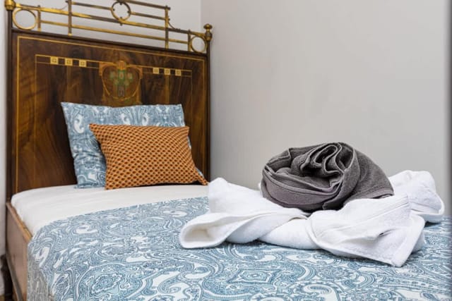 The Old Town Vintage 2-Bedroom Jewel