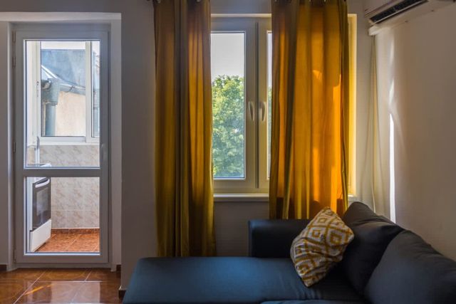 Lovely 1BD Flat near the Sea Garden - Photo 3