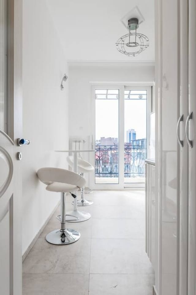 Vitosha Str 2BD White & Blue Apt