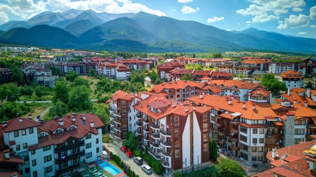 Cozy Mountain-View Apartment in Belmont, Bansko