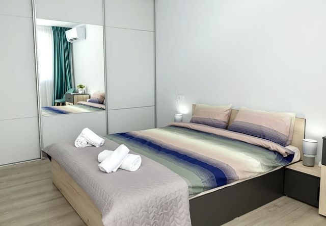 Stylish 2BR Apartment - Underground Parking, Varna