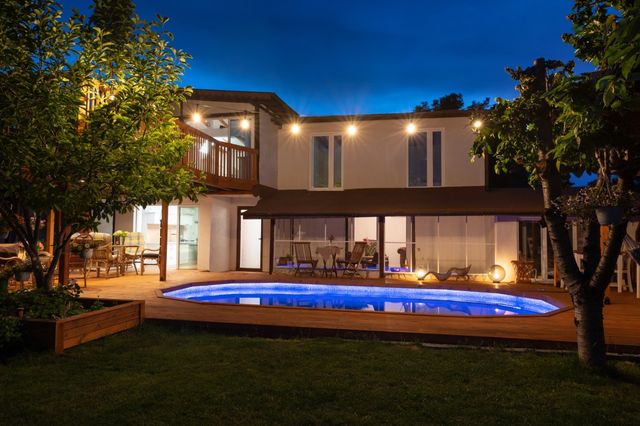Modern and Cinematic Villa in the area of Sofia