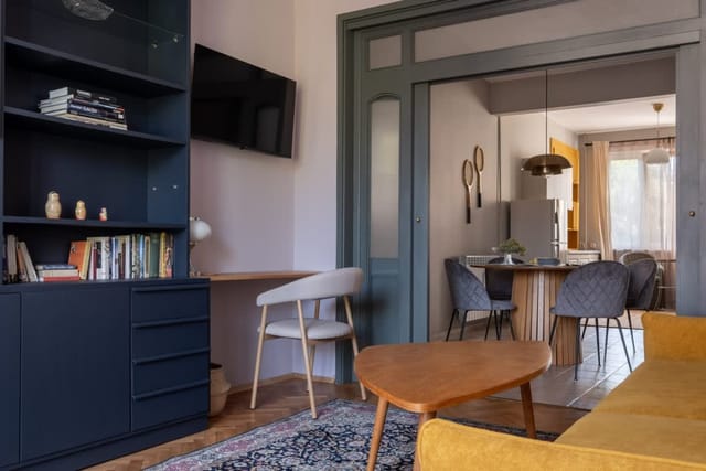 Retro-Chic 1BR Apartment next to Vasil Levski Blvd