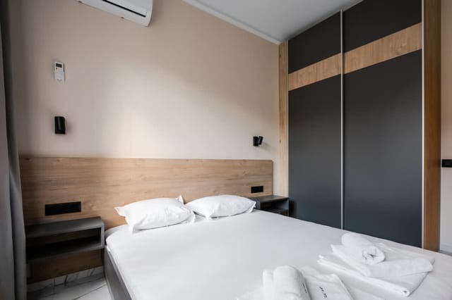 Marble Essence: 2BD Retreat in Top City Centre