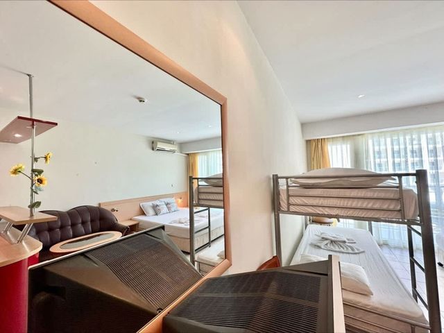 Miramar Palace Family Studio