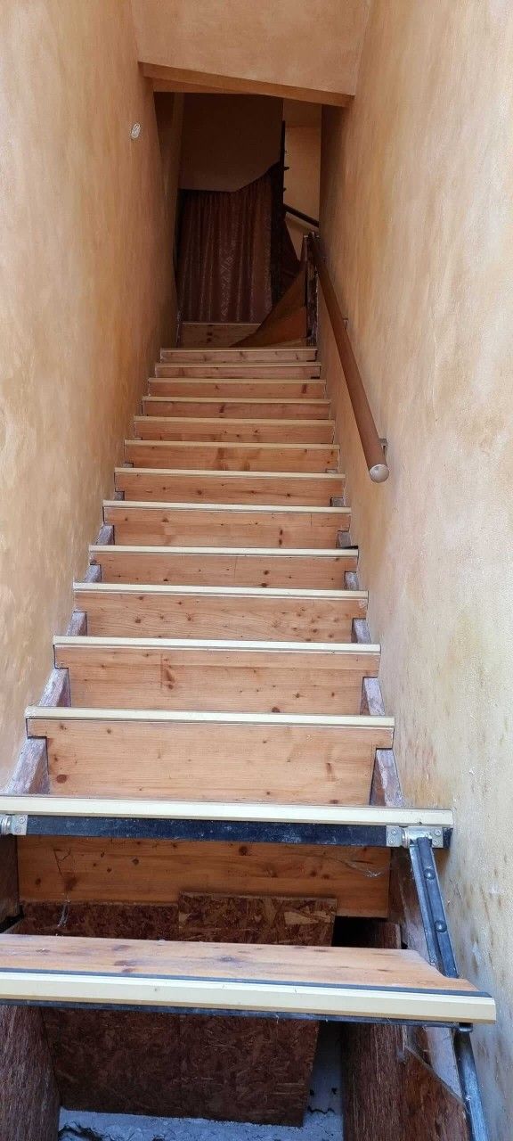 1BD Apartment with a Cute Balcony in Kapana