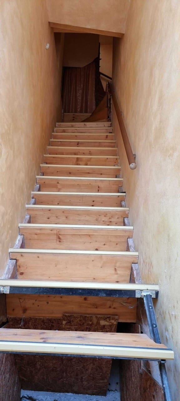 1BD Apartment with a Cute Balcony in Kapana