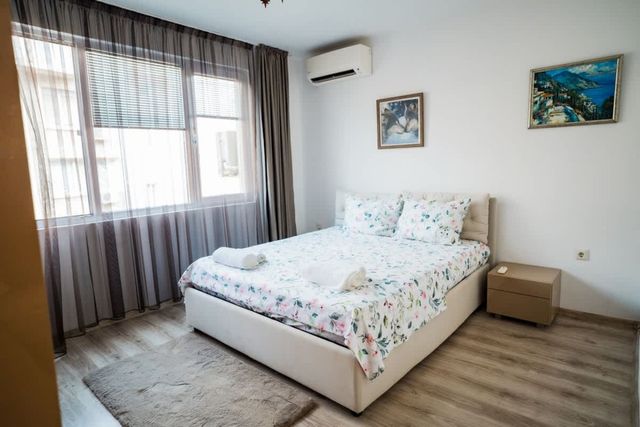 Black Sea Luxury 2bdrm Apartment