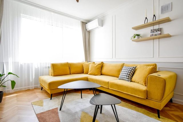 Stylish 2BD with Balcony & Desk near Vitosha Blvd