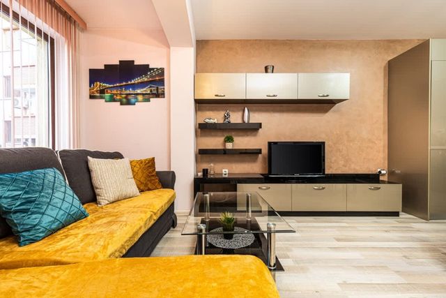 Downtown 1BD Apartment w/ Cosy Balcony - Photo 4