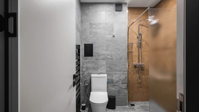 Fresh & Modern Apartment with Balcony