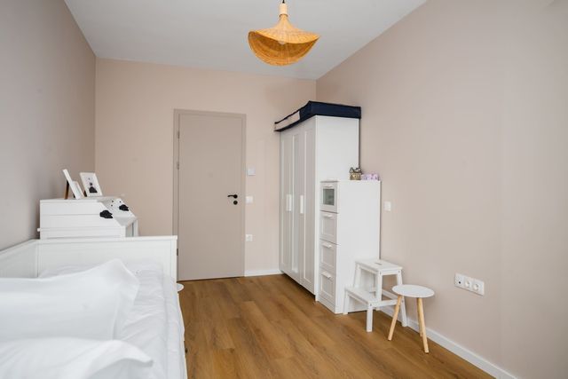 Spacious 2BR Apartment - Modern Design