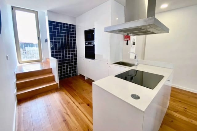 2 BDR & 2 BTHR Duplex with 2 balconies