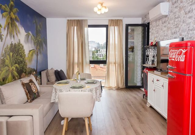 Azur Premium 1BD Flat  Pool &amp; Parking - Photo 2