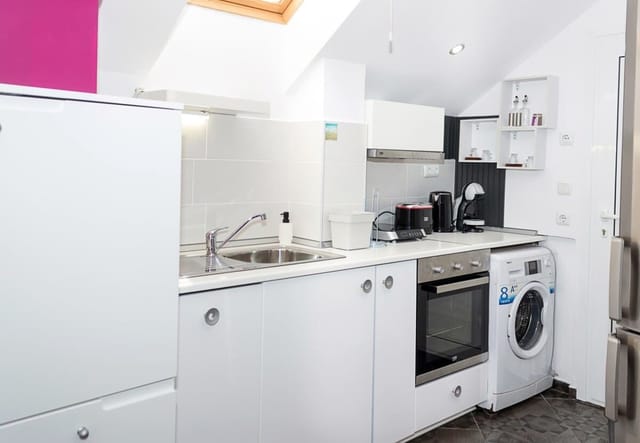 The Purplish Apartment Varna Center