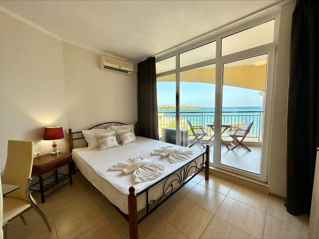 Cozy studio with Sea View in Aheloy Palace