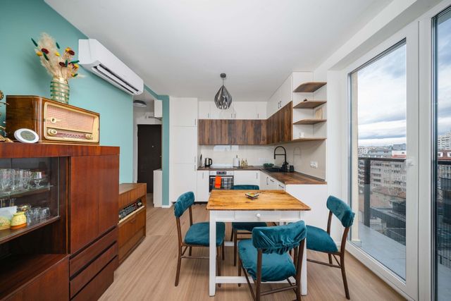 Charming 1BR with Balcony and View