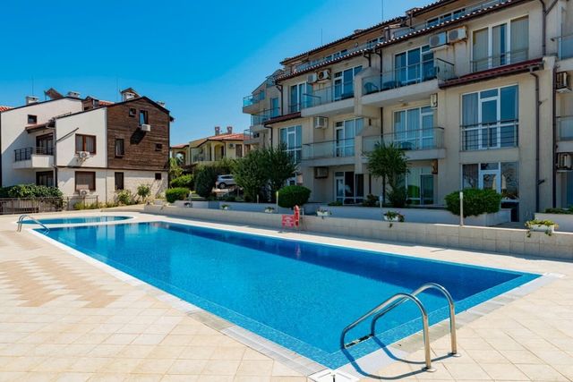 Family Apartment with Sea View in Apolon