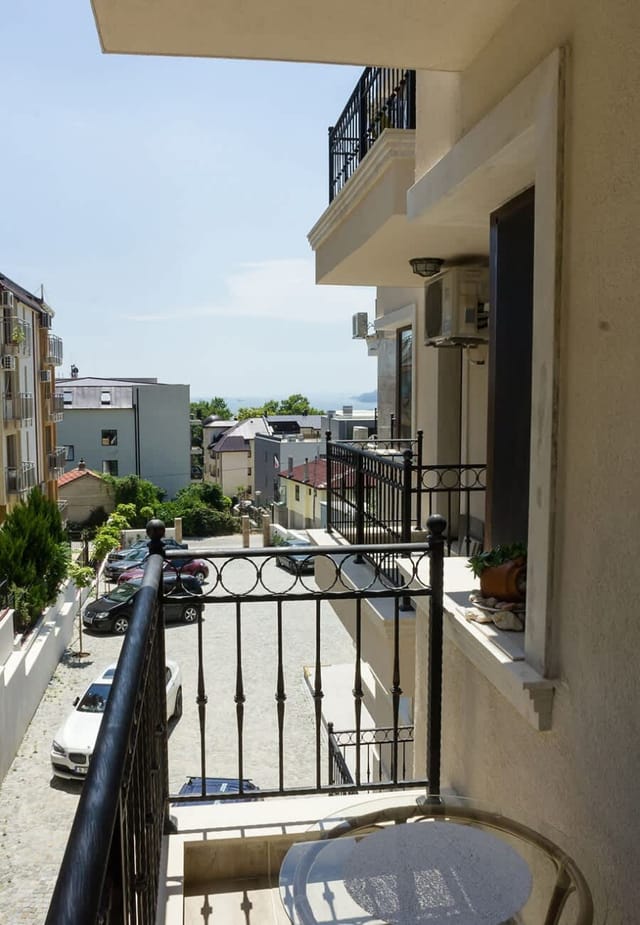 Sunny Studio + Parking near the Sea in Briz, Varna