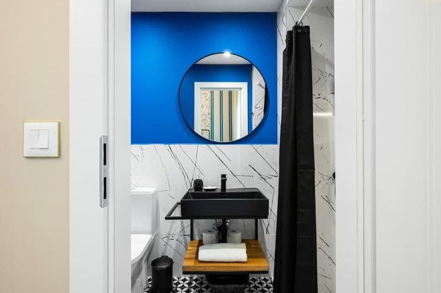 Central Stylish Suite & Studio with Shared Terrace